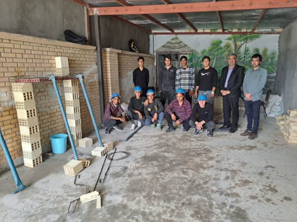 از خلاقیت دانش آموزان نسل جوان گرفته تا نبض زندگی با اهدای دانش آموز اصفهانی