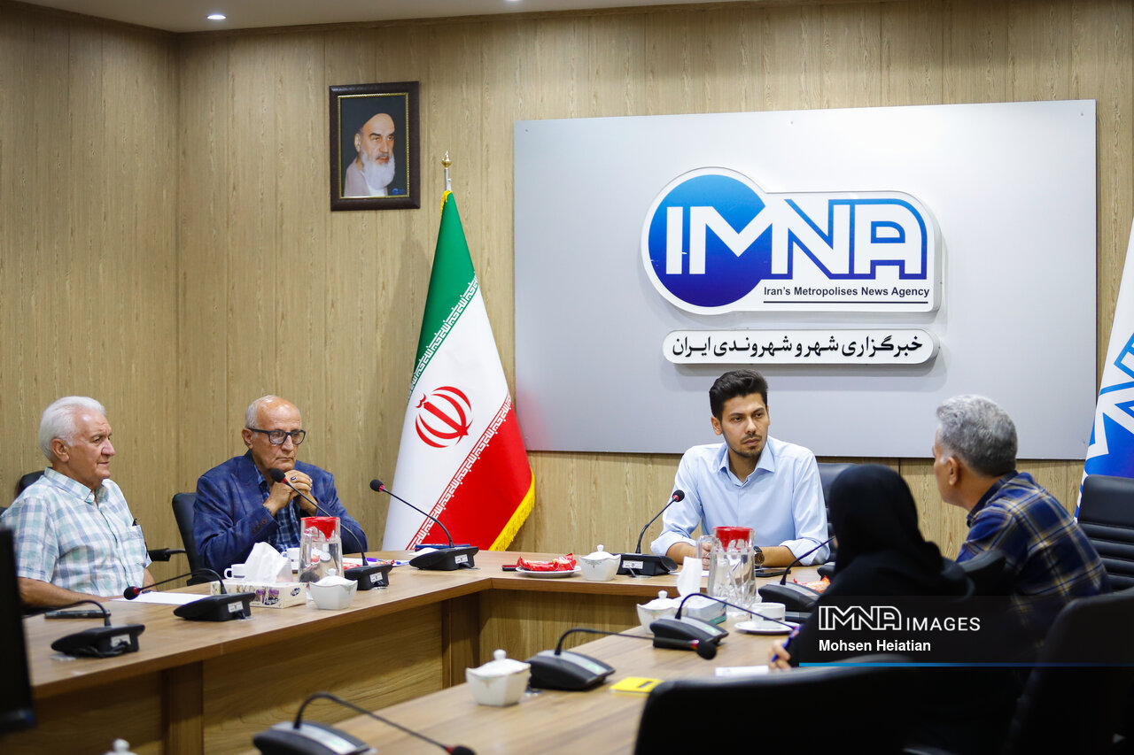 هنگامی که وار امید/ خسارت مخفی داوران را به فوتبال ایران تبدیل می کند