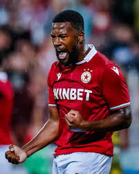 مهاجم Hayaitian Donz Nazon Esteghlal + بررسی وضعیت انتقال و انتقال