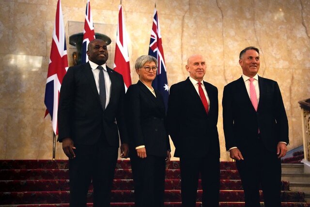 بیانیه مشترک وزرای خارجه و دفاع انگلیس و استرالیا: از ایران و اسرائیل می‌خواهیم که به آتش‌بس پایبند باشند و تهران مذاکرات با ایالات متحده را از سر بگیرد / ضروری است که ایران فورا به رعایت کامل تعهدات پادمانی خود بازگردد و با آژانس همکاری کامل داشته باشد