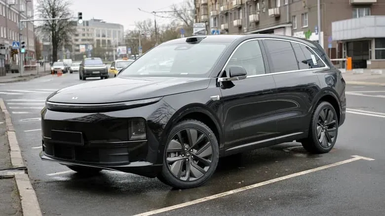 ماشین لی اتو