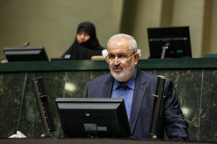 وزیر انرژی در مورد قطع برق به پارلمان توضیح می دهد