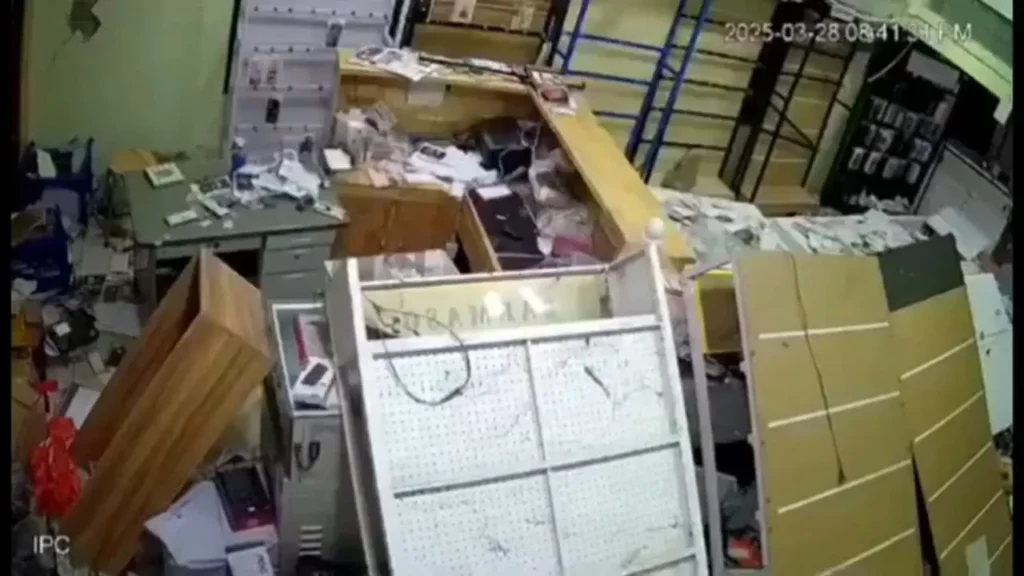 تصاویر زلزله ۸.۷ ریشتری در شرق روسیه؛ هشدار سونامی صادر شد