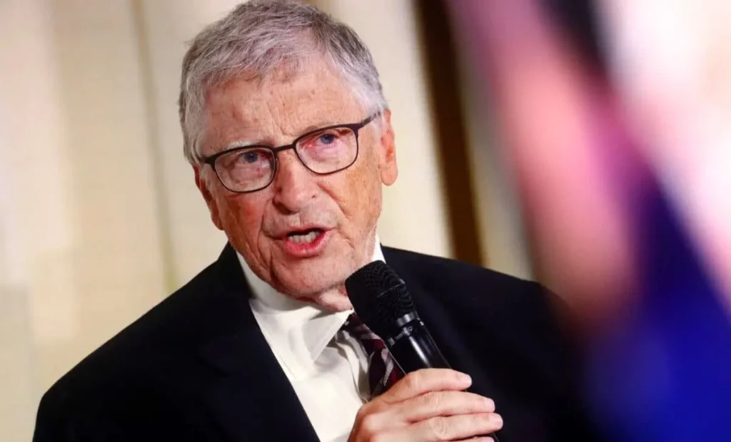 خداحافظی با تلفن همراه؛ بیل گیتس آینده فناوری را در «تتوهای هوشمند» می‌بیند