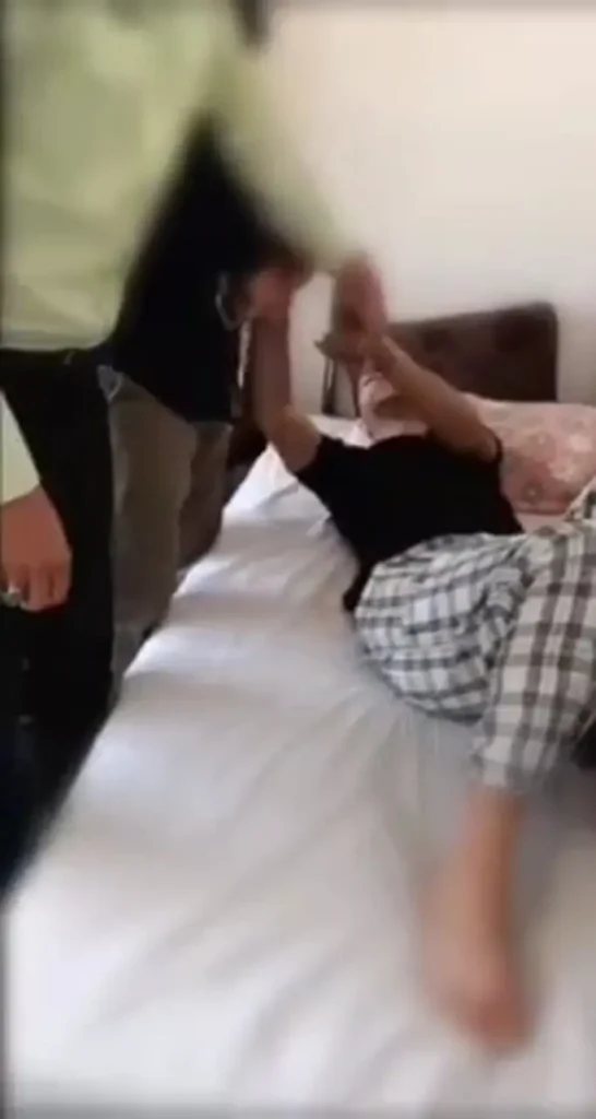 دزد موتورسیکلت در خواب غافلگیر شد!