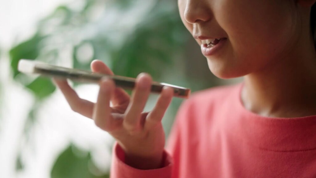 کودکان زیر ۱۳ سال نباید گوشی هوشمند داشته باشند! / چگونه موبایل را از دست بچه ها بگیریم؟