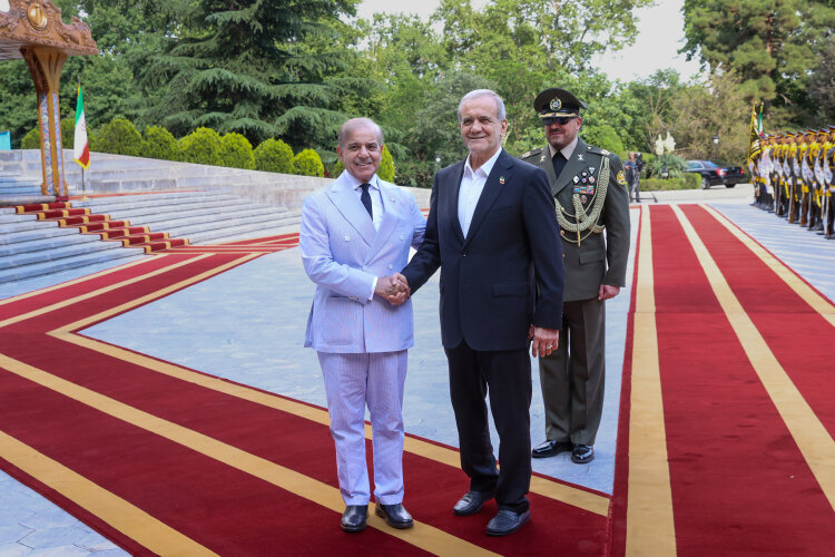 رئیس‌جمهور ایران فردا (شنبه) به پاکستان سفر می‌کند