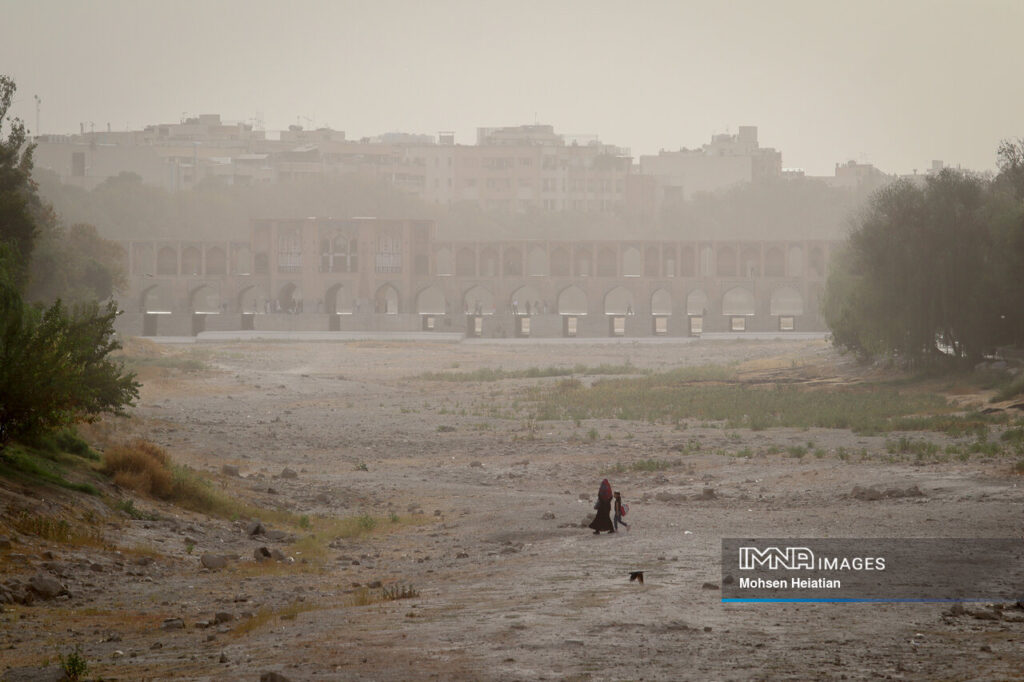 پیش بینی وزش باد شدید در اصفهان