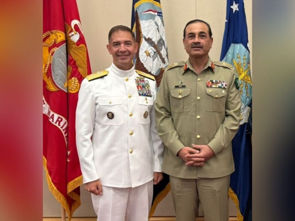 فرمانده ارتش پاکستان با رئیس جدید سنتکام دیدار کرد؛ تقویت همکاری در دستور کار