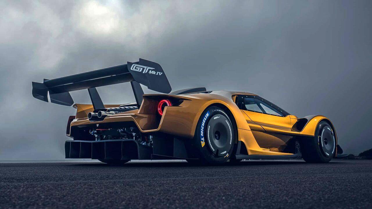 نقطه پایان توسط یک سری Legend / Last Ford GT وارد خط / عکس تولید شد