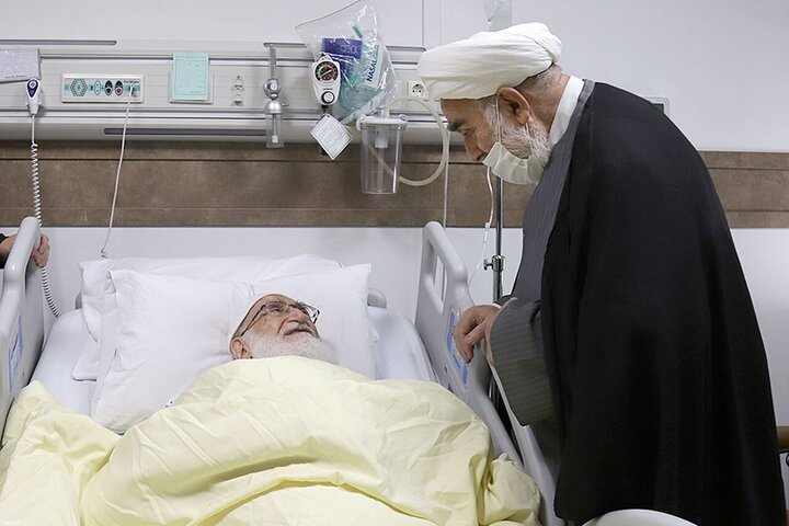 رئیس دفتر رهبر انقلابی از آیت الله نوری حمدانی بازدید کرد