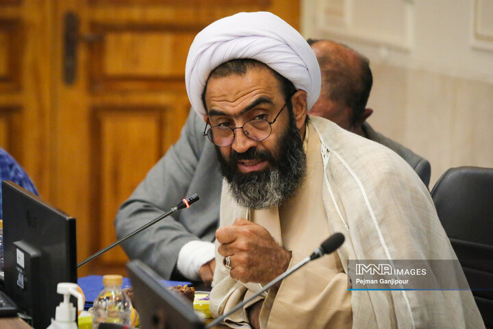 اصفهان ستون انقلاب است و باید از سرمایه خودکشی دفاع کند