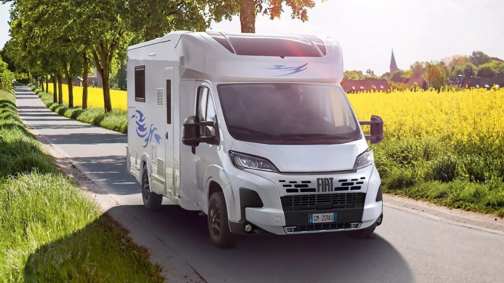 ماشین معرفی شد! / فیات با دو کابین جداگانه برای خانه ها / عکس های متحرک آینده