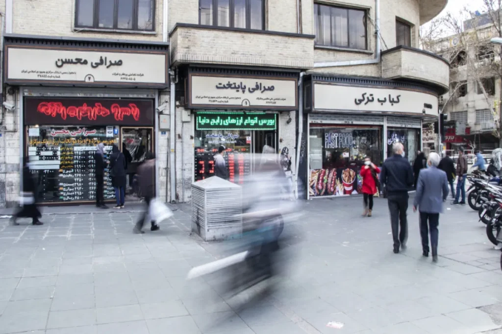 ایستادگی تیم اقتصادی دولت مقابل سوءاستفاده شیادان از بازار ارز و کالا