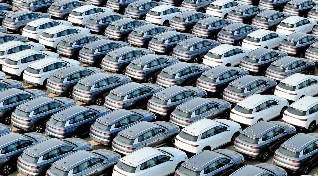 دست و دلبازی در تخصیص ارز به مونتاژگران داخلی/ خودرو رکورددار ارزبری در صنعت شد