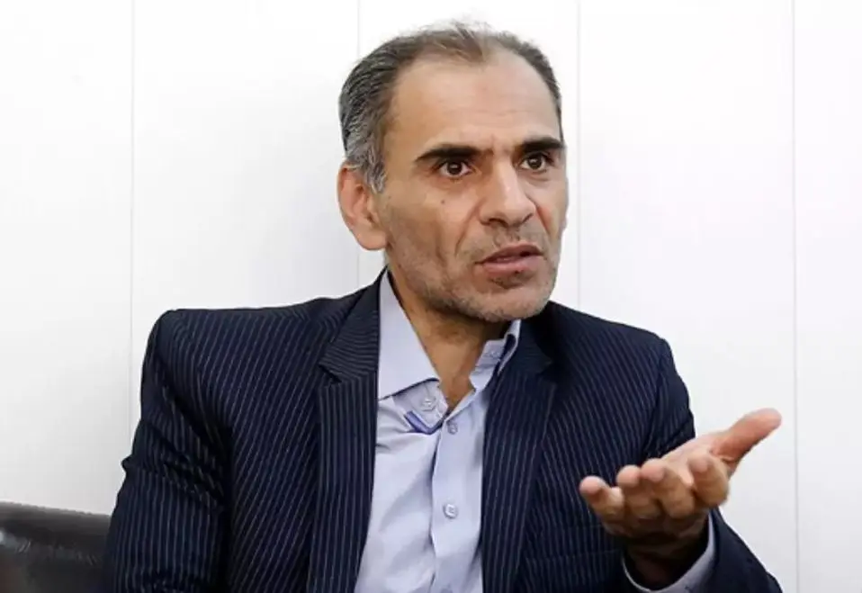 «قران» مرده به دنیا خواهد آمد / مجلس سر خود را با حذف ۴ صفر گرم کرده است/ حذف ۴ صفر بدون مهار تورم بی معناست