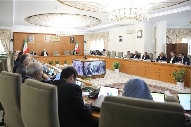 مشاوره عارف به نخبگان و تریبون ها