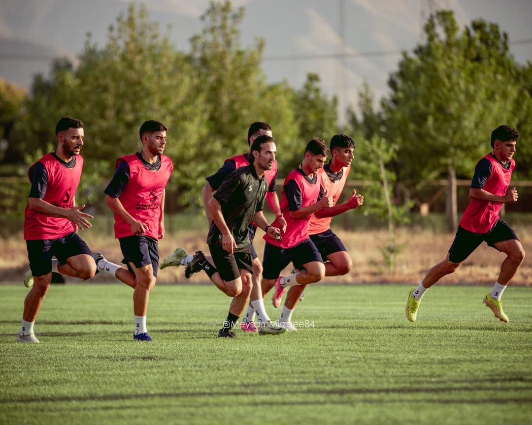 در نتیجه مصدومیت عدم اطمینان بازیکنان و تیم ها در ابتدای فصل