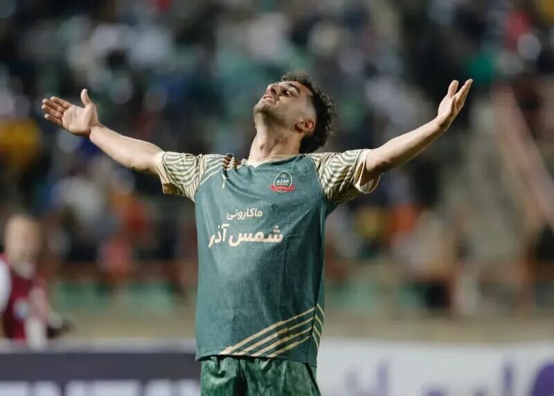 یک انتقال ، هزاران حاشیه ؛ چگونه فخری به پرسپولیس تبدیل شد؟