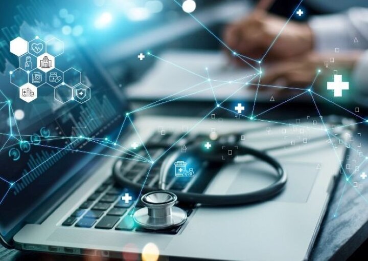 پزشک هوش مصنوعی آنلاین رایگان و همیشه در دسترس است