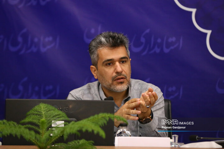 تحقق آرزوهای انقلاب با عدالت ، دانش و پیشرفت متعادل در اصفهان
