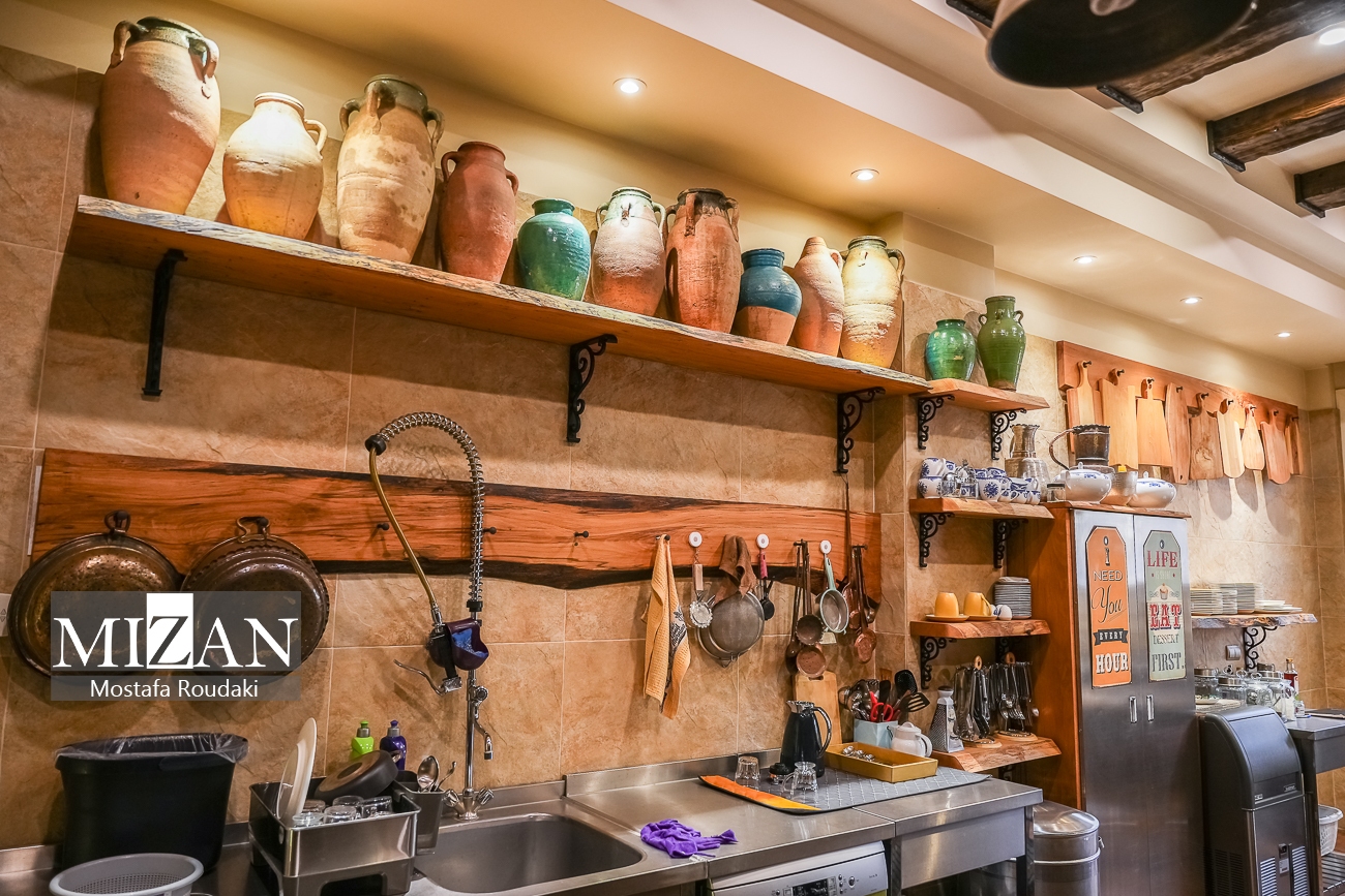 2 تریلیون دیگر تومن در مورد اقدامات قضایی به بیت لحم بازگشت / ضبط یک ویلا 6000 متری به ارزش 2 تریلیون تومن از اولین متهم دباش / اکبر رحیمی به نام یکی از کارمندانش.