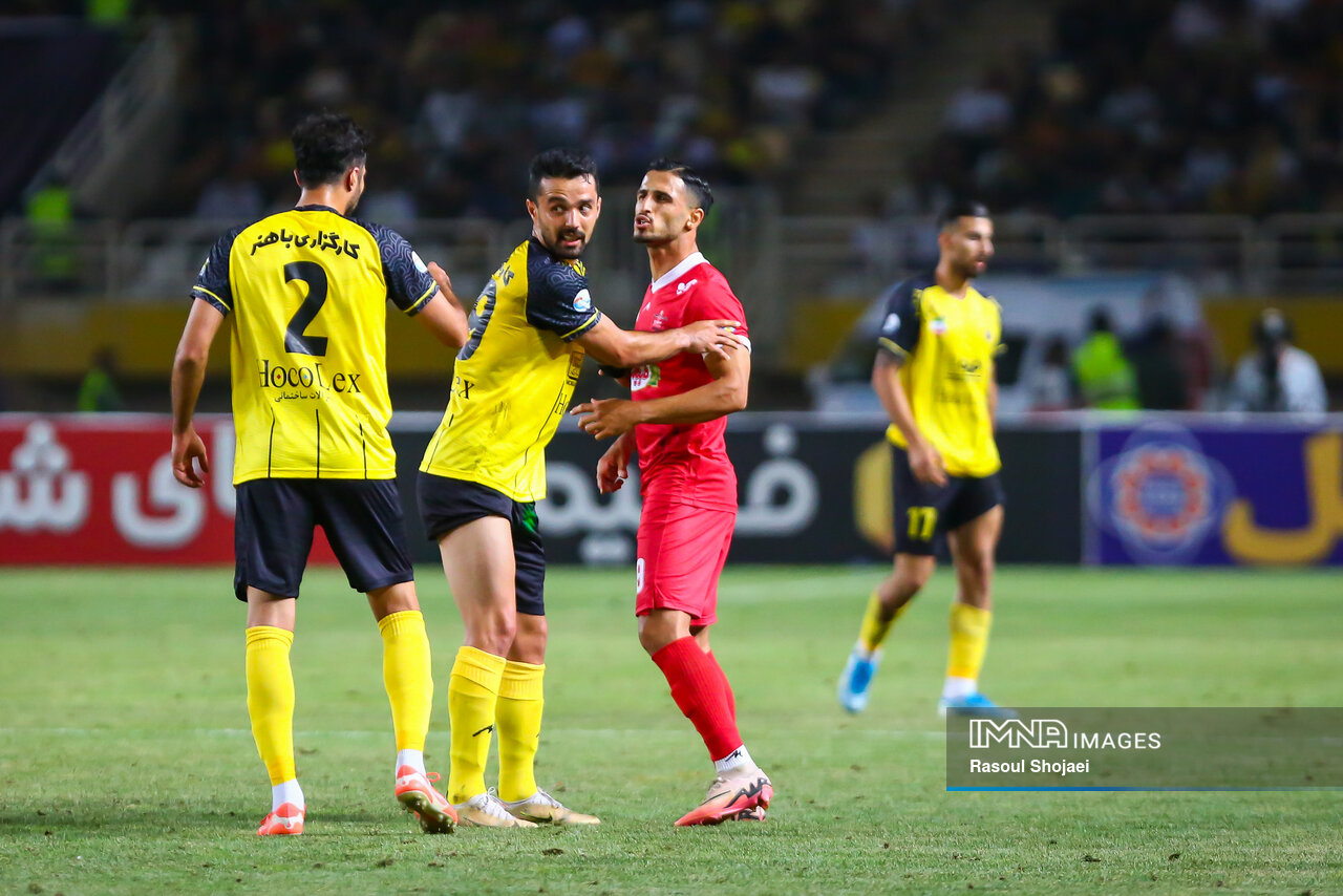 سپاهان و تراکتور ؛ جنگ ستارگان در نقش