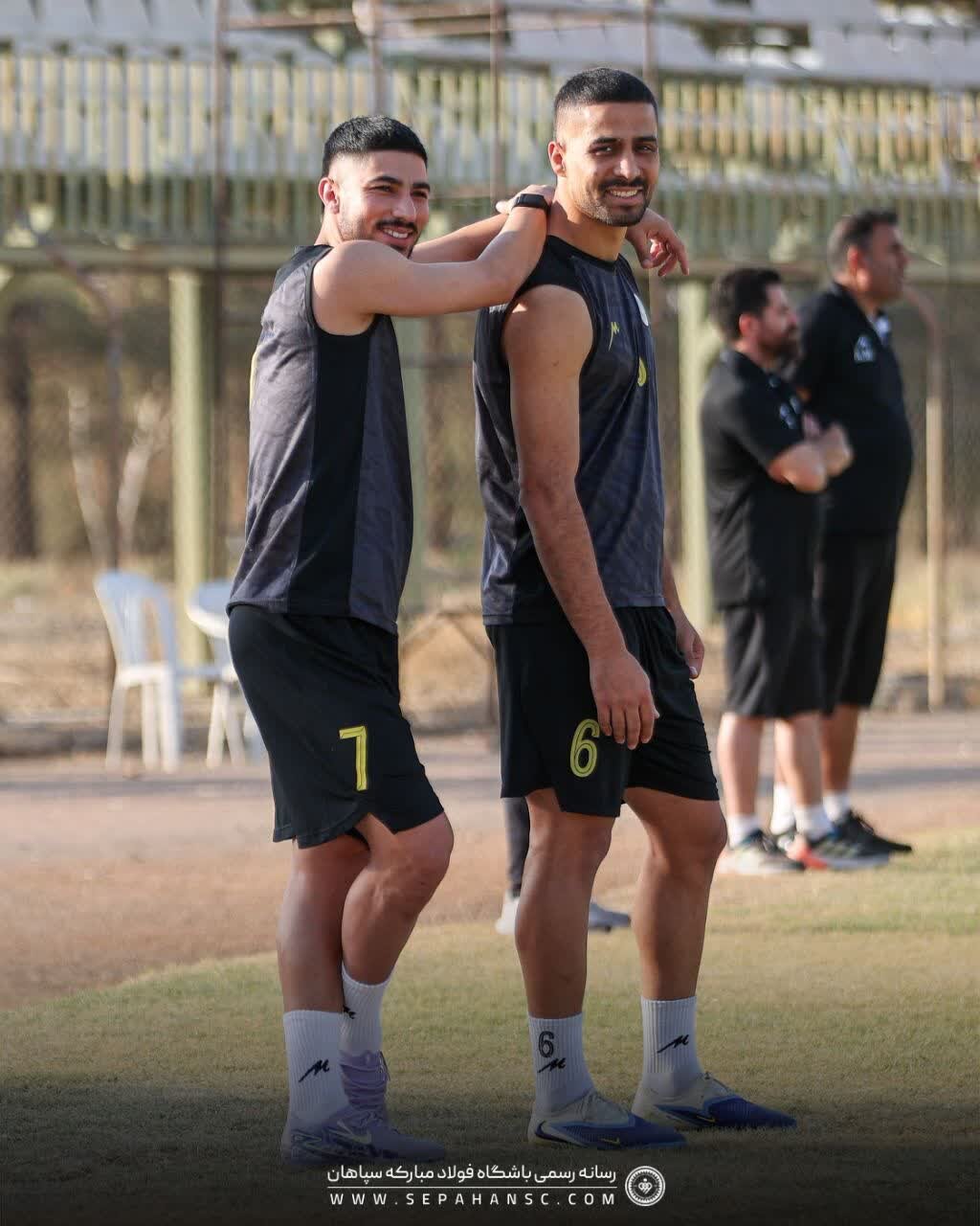 Muharram Navidkia امیدوار است که Limochi/ Hojjat Sapinto را با استقلال بازگرداند