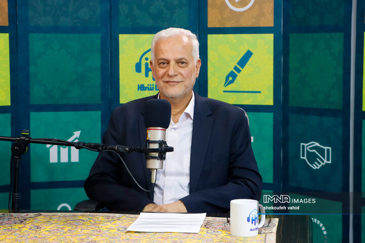 در جشنواره فیلم کودکان و نوجوانان شهر اصفهان به کودکان داده می شود