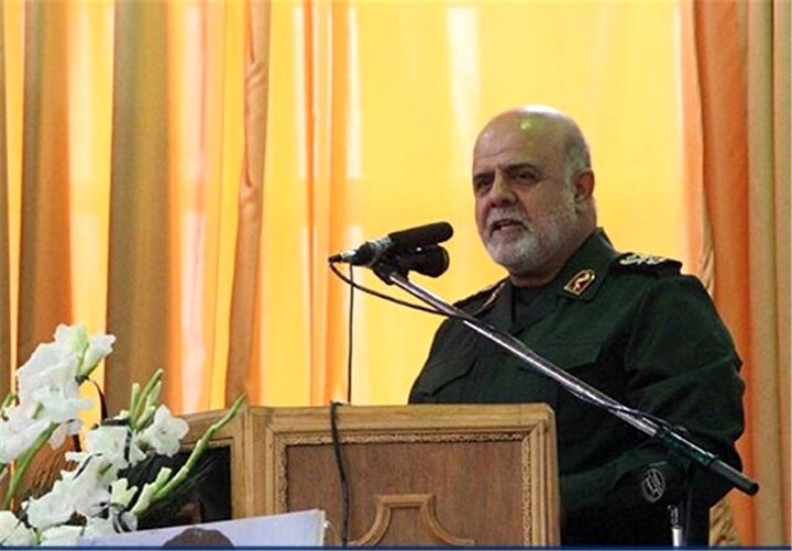 ملت ایران مسیر شهدا و دانشکده مقاومت را ادامه می دهد