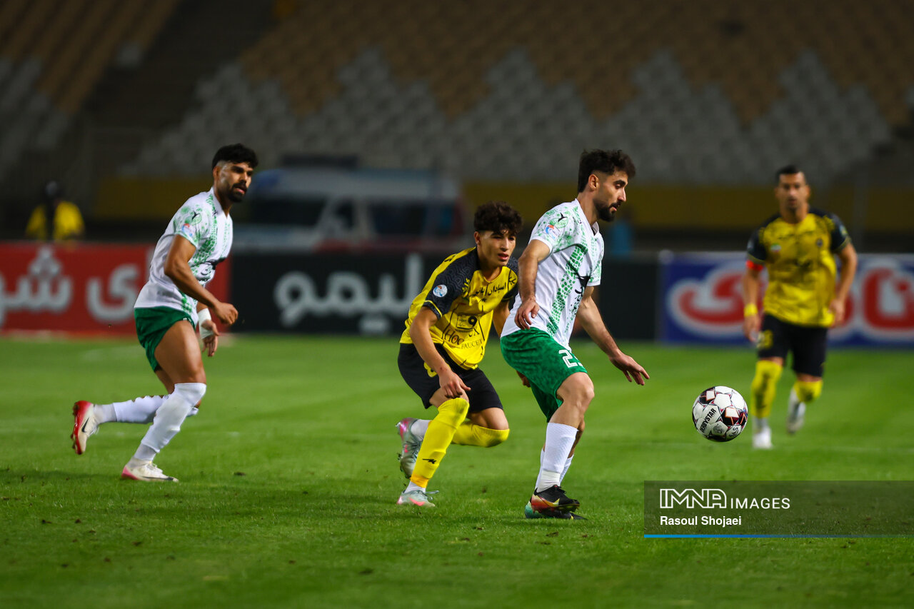 من مطمئن هستم که از تمدید قرارداد پشیمان نخواهم شد/ کجا بهتر از سپاهان است؟