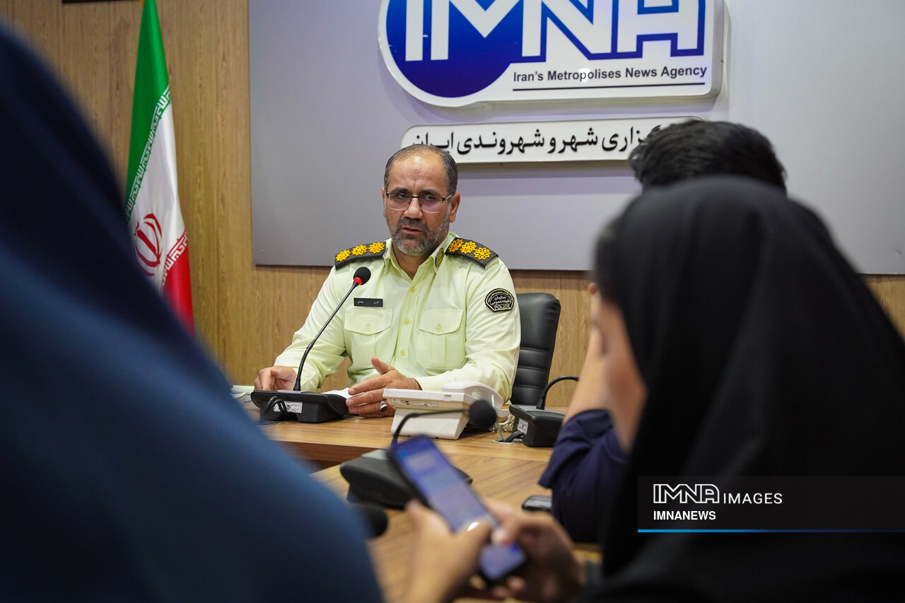 به قوانین خدمت سربازی از برنامه انصار برای غیبت نظامی به مهارت نگاه کنید