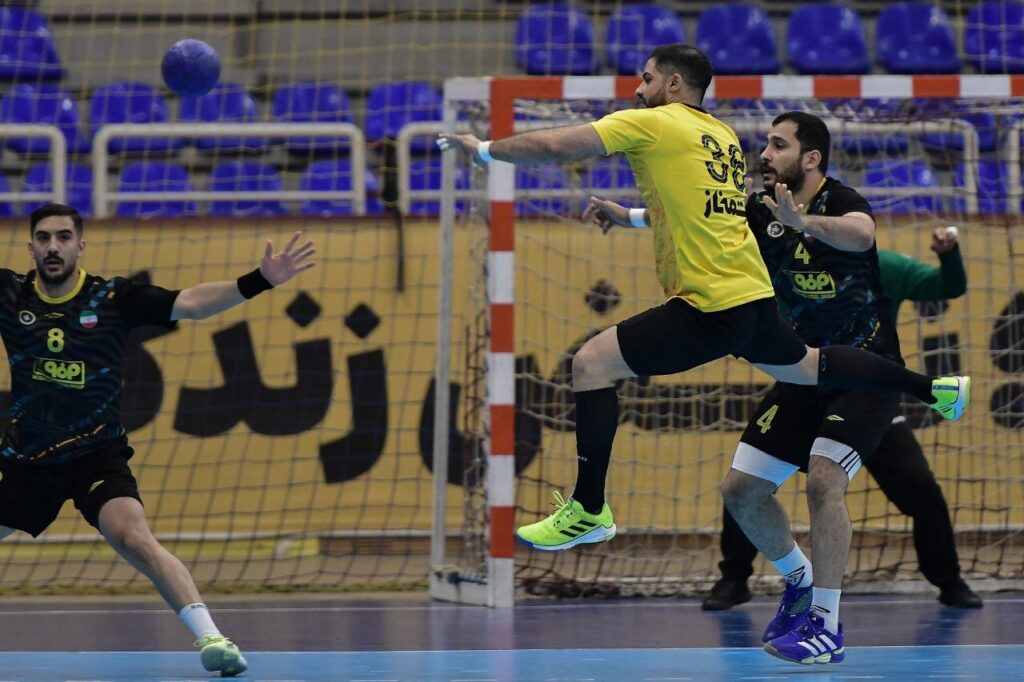 مدعیان در مدار پیروزی - برداشت