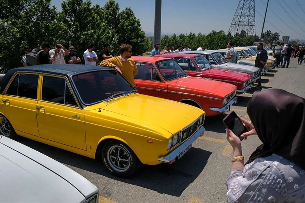 پیش فروش پیکان 300 هزار تومان!