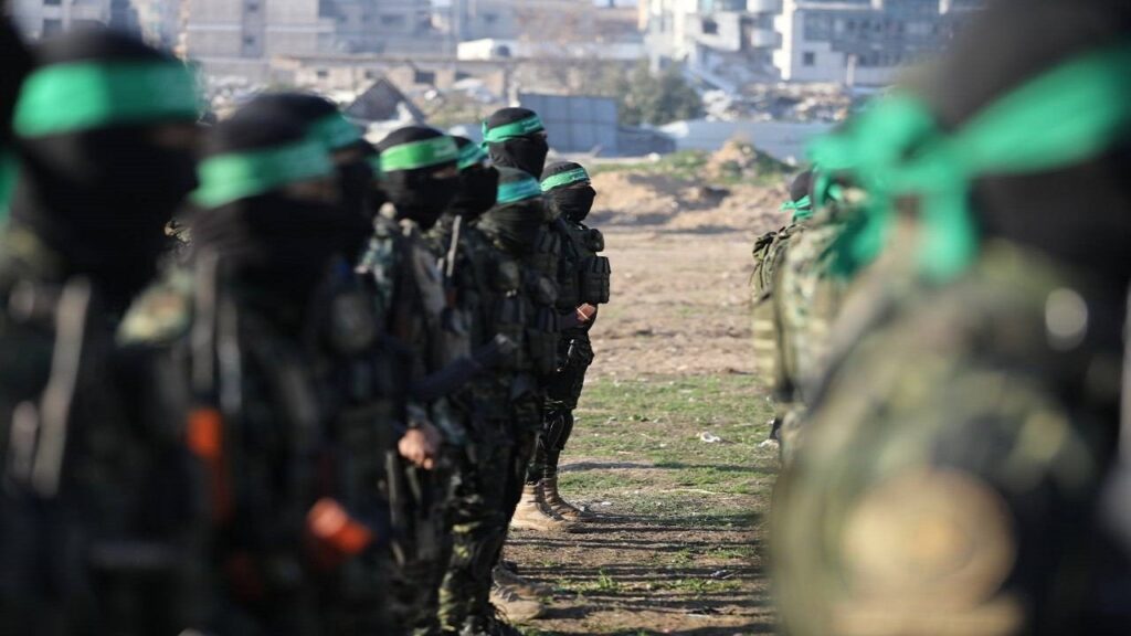 بیانیه حماس: از میانجی‌گران می خواهیم نقش خود را در پیگیری اجرای باقی‌مانده مفاد توافق آتش‌بس در غزه تکمیل کنند / رهبران رژیم اشغالگر به دلیل ارتکاب جنایات جنگی و جنایات علیه بشریت باید محاکمه شوند