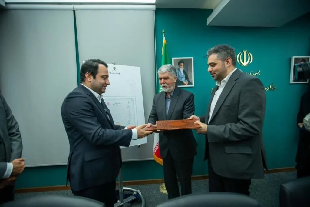 عکس 6030775365607213125 y ak48524