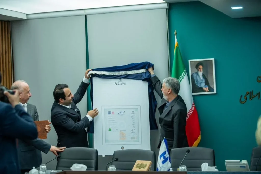 عکس 6030775365607213124 y ak54014