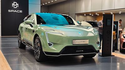 ورود خودروهای لوکس چینی با قیمت های نجومی به بازار ایران; از