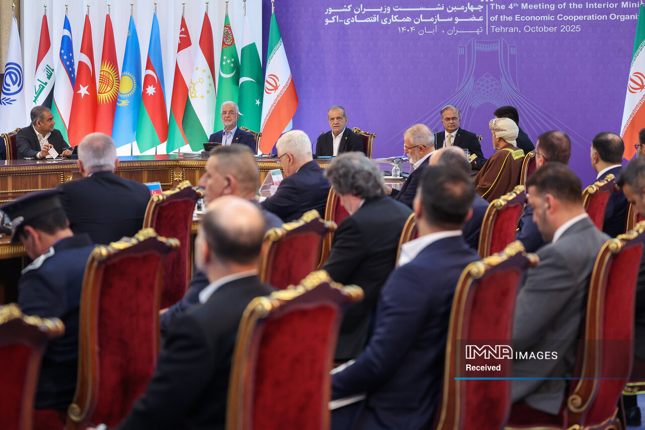 Echo 2035; ترافیک دیپلماتیک در تهران