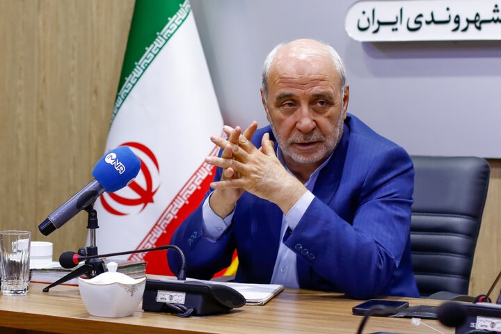 ملاک ارزیابی مدیران باید کارآمدی باشد نه جهت گیری سیاسی