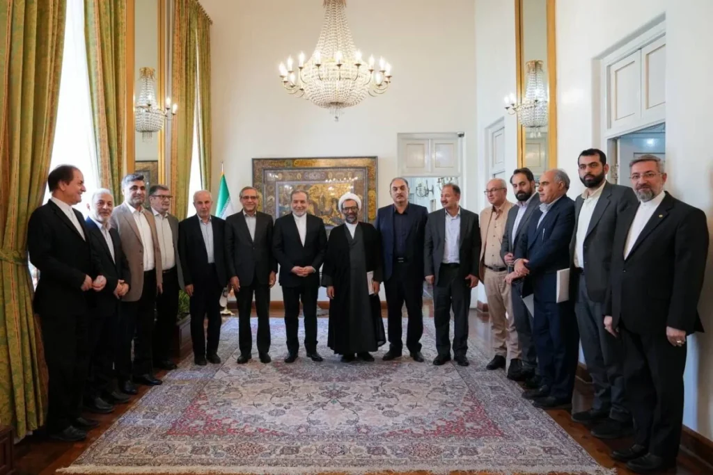 عراقچی: برای ارتقای نقش موثرتر ایرانیان خارج از کشور در تصمیم‌سازی‌ها تلاش کنیم