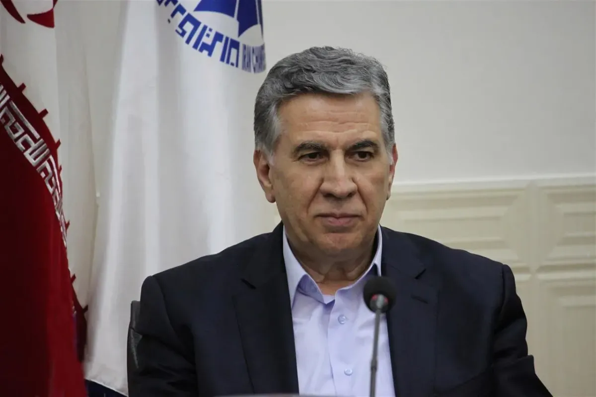 تغییر مداوم سیاست‌های ارزی باعث سردرگمی صادرکنندگان می شود