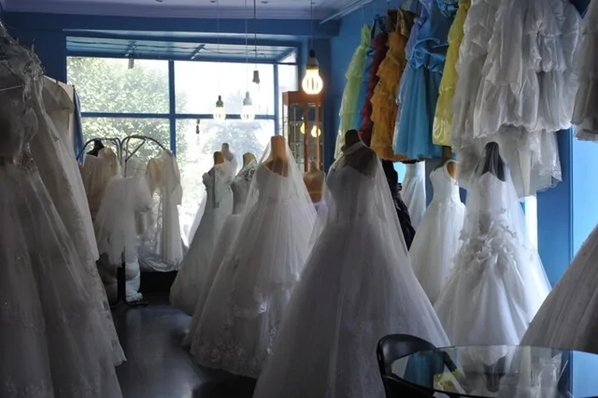 رونق بازار اجاره لباس پدیده‌ای تازه در اقتصاد تورمی