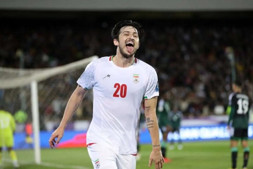 تصویر کنایه سردار آزمون به کنعانیان با دیدن اتوبوس!