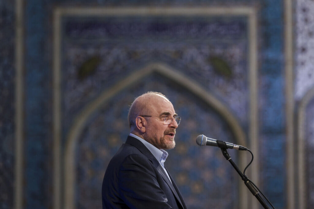 ۱۳ آبان یک حقیقت جاری است/ کشوری که استقلال ندارد، هیچ ندارد