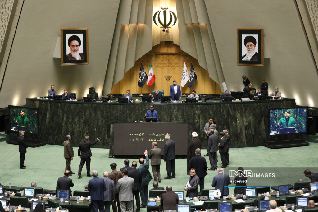 هجمه به نیروهای انتظامی هجمه به امنیت ملی و اعتماد عمومی است