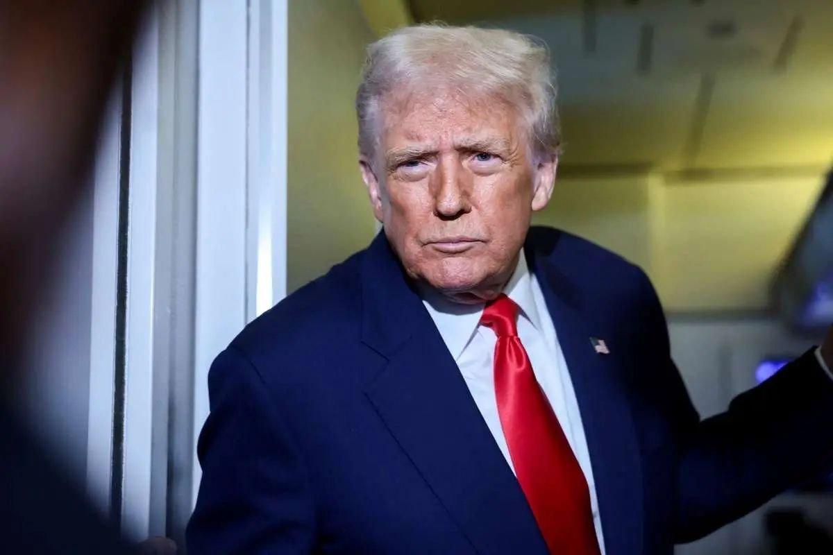 ترامپ: ما ۱۵ سال در یک کشور می‌مانیم و فقط همه را به‌ شدت بمباران و بدبخت می‌کنیم، هیچ‌کس هم نمی‌داند چرا آن‌جا هستیم/ امیدوارم عربستان به‌ زودی به توافق‌ ابراهیم بپیوندد، اما من چیزی نمی‌گویم/ اگر رمزارز را به‌ درستی مدیریت نکنیم، چین این کار را انجام می‌دهد