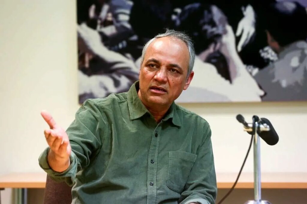 کنایه زیدآبادی به شریعتمداری: بدرفتاری مردم هم جهانی است!