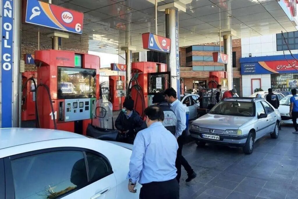 کارت سوخت رایگان در پمپ بنزین ها جمع آوری نمی شود