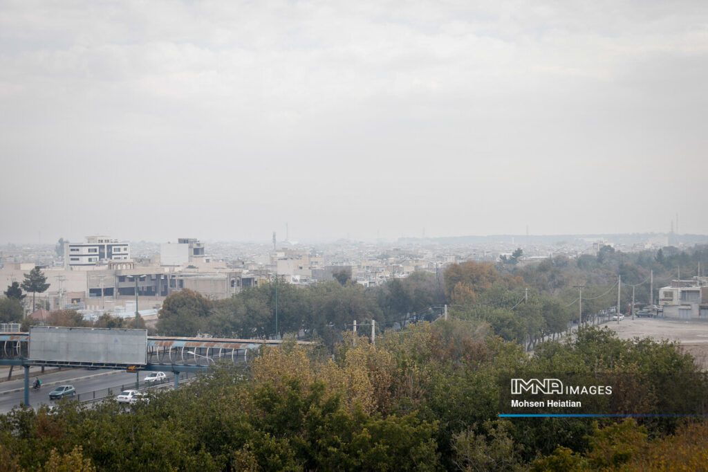 آلودگی هوا در شهرهای صنعتی اوج می‌گیرد / افزایش سرعت باد در مناطق شرقی
